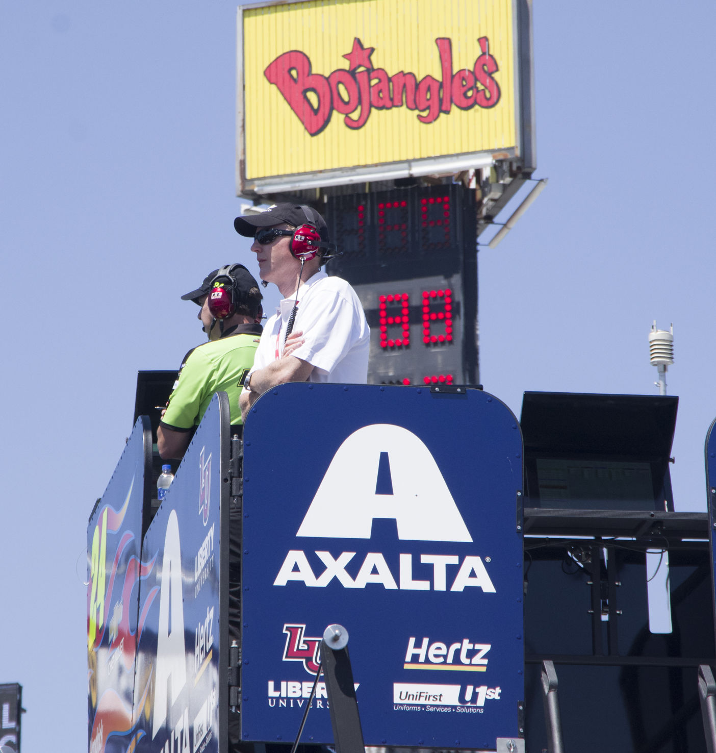 Friday at the Bojangles' Southern 500